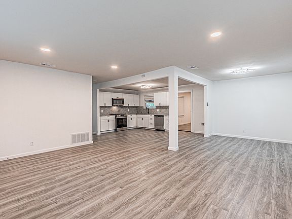 5th image of 721 Bowman St
