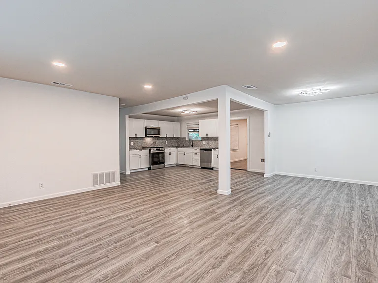 721 Bowman St — Photo 5