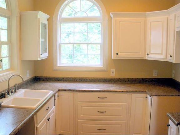 Custom Kitchen Cabinets