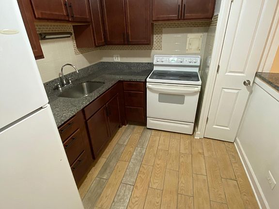 2nd image of 6110 N Kenmore Ave