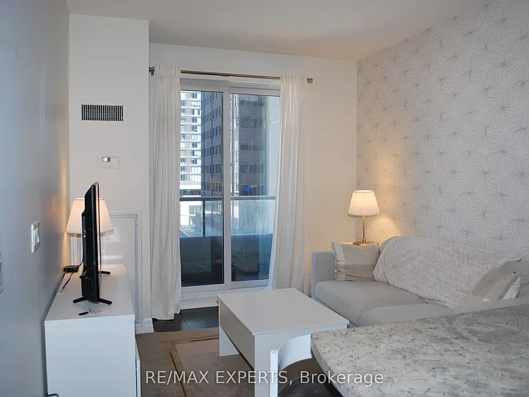 35 Balmuto St #803 — Photo 4