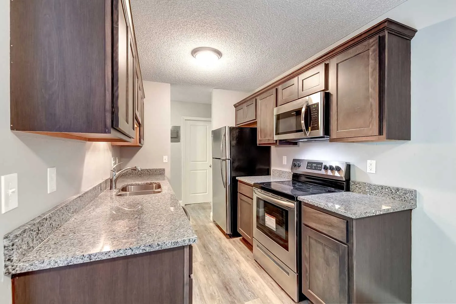9161 Dunlap Ave — Photo 1