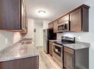 9161 Dunlap Ave APT 6, Circle Pines, MN 55014