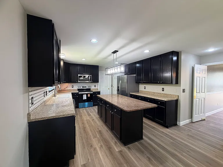 917 Emerald Oaks Ct — Photo 11