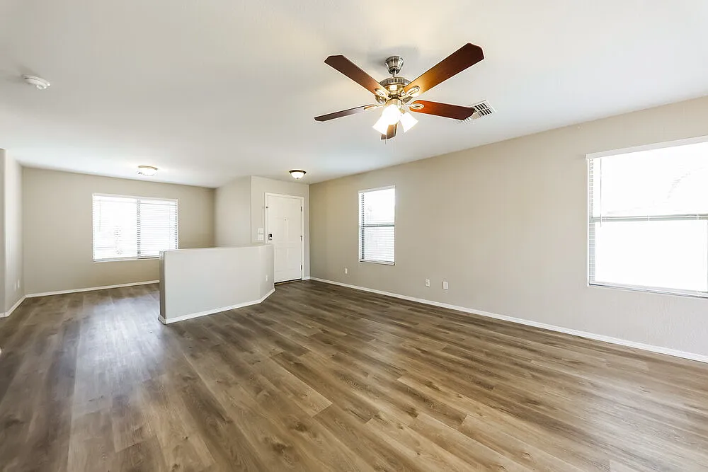 3 bed, 2.0 bath, 1539 sqft, $2,060 — Photo 4