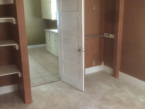 4th image of 101 S Plum St