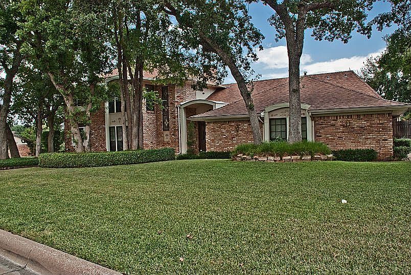 1st image of 801 High Woods Trl