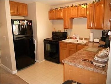 5th image of 33 Merrill Rd
