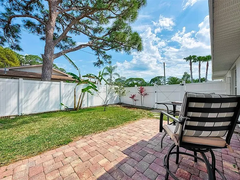 1329 Nantucket Rd — Photo 39