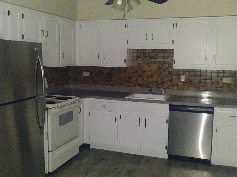 1803 Dumont Ln — Photo 15