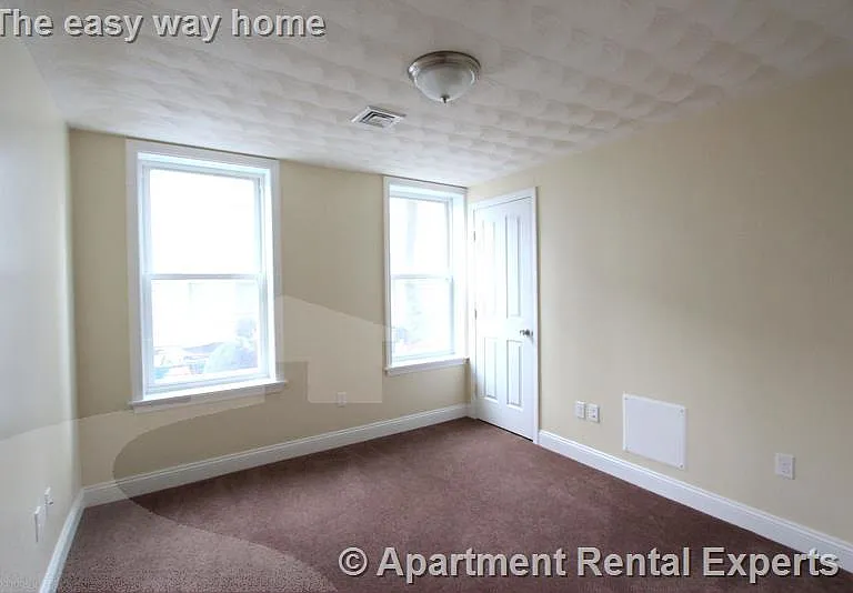 4 Douglass St #2 — Photo 3