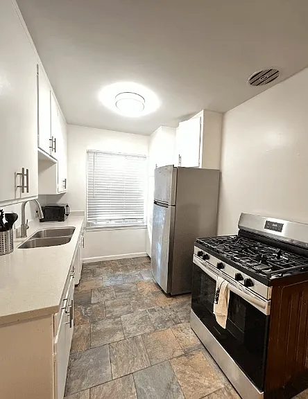 12021 Louise Ave — Photo 8