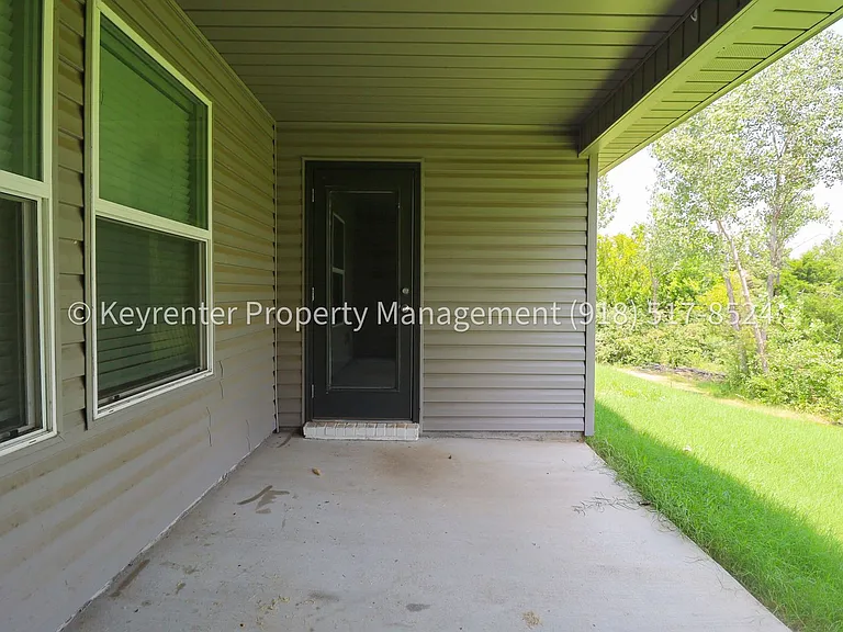 3313 N 23rd West Ave — Photo 6