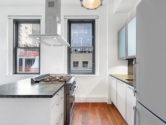 4th image of 120 Greenwich St APT 8C