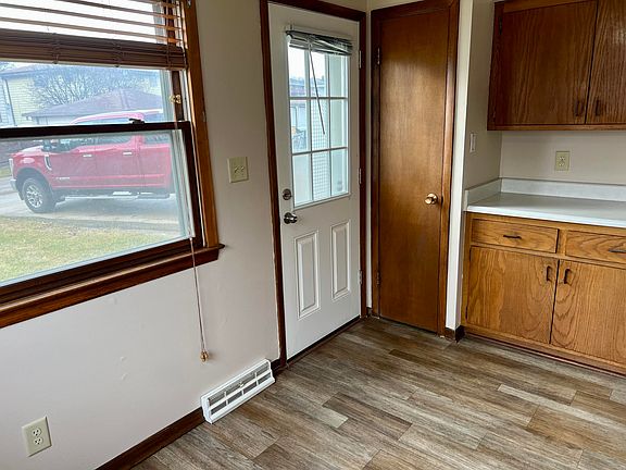 5th image of 10911 W Langlade St #10913