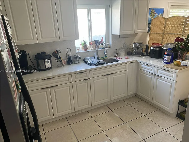 3251 SW 67th Ave — Photo 8