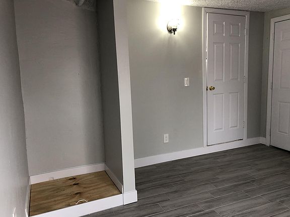 4th image of 5813 Evergreen Ave