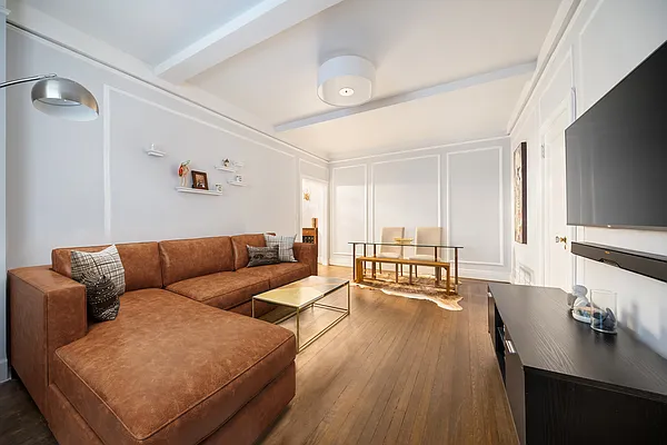 Sold by Compass | media 22