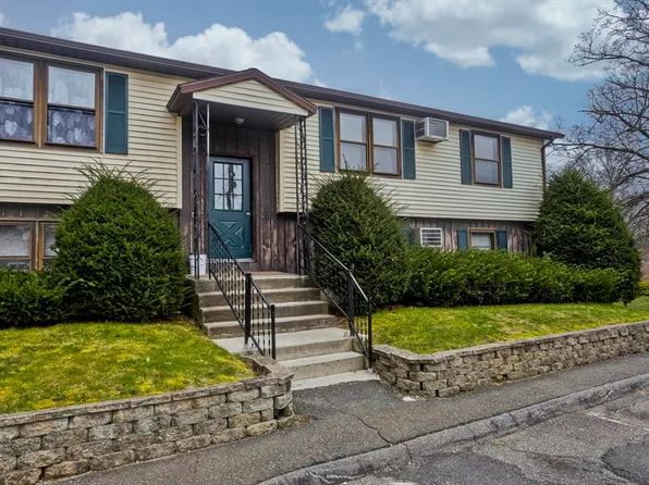 115 South St APT 16, Chicopee, MA 01013