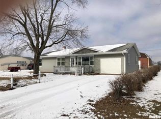 1701 W Leonard Dr, Chillicothe, IL 61523