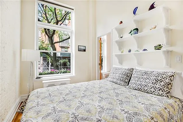 Sold by Bank Neary | media 14