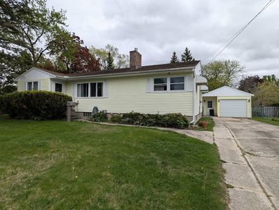 2200 Tackle St, Essexville, MI, 48732