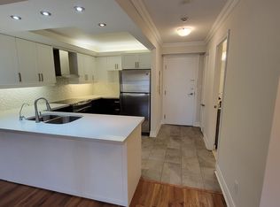 5418 Yonge St #903, Toronto, ON M2N 6X4