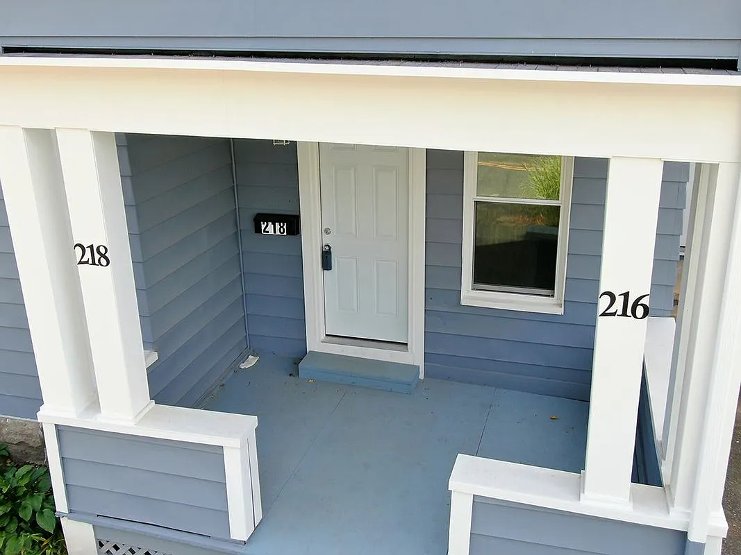 3 bed, 1.0 bath, 943 sqft, $2,000 — Photo 2