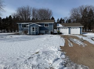 8689 Darlington Ave NE, Monticello, MN 55362