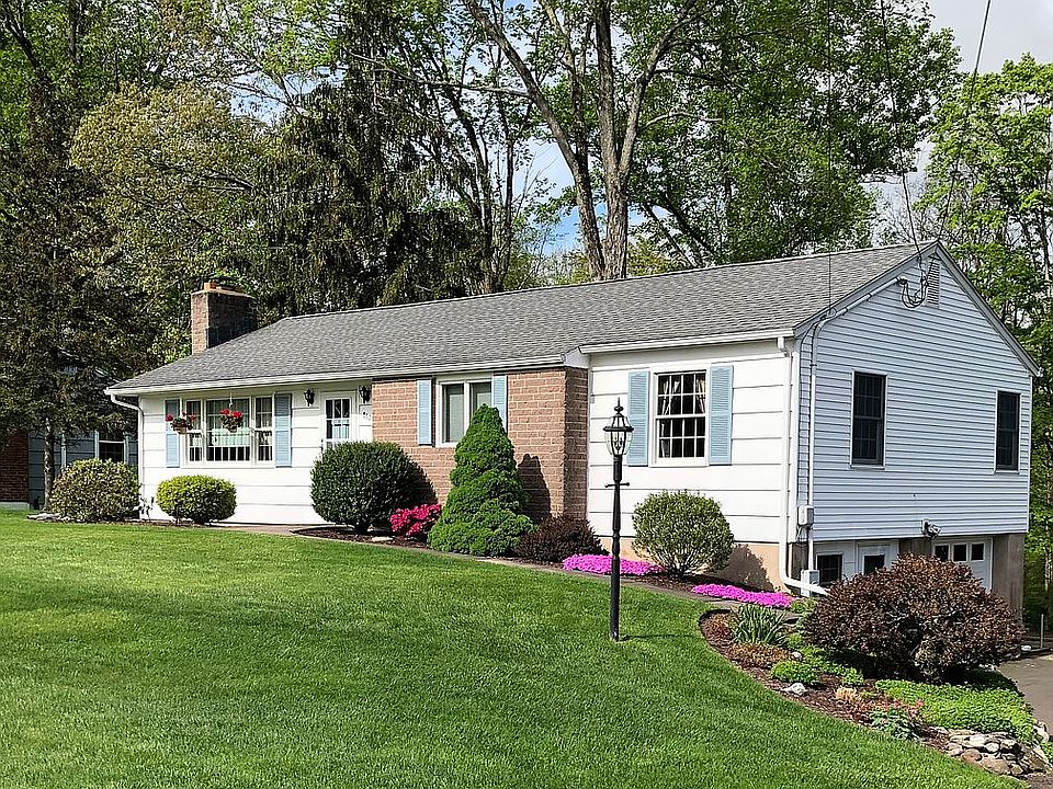 2nd image of 837 Farmington Dr