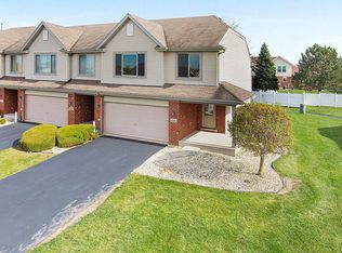 8222 Auburn Ln, Frankfort, IL 60423
