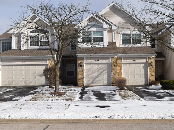 939 Mesa Dr, Lake In The Hills, IL 60156