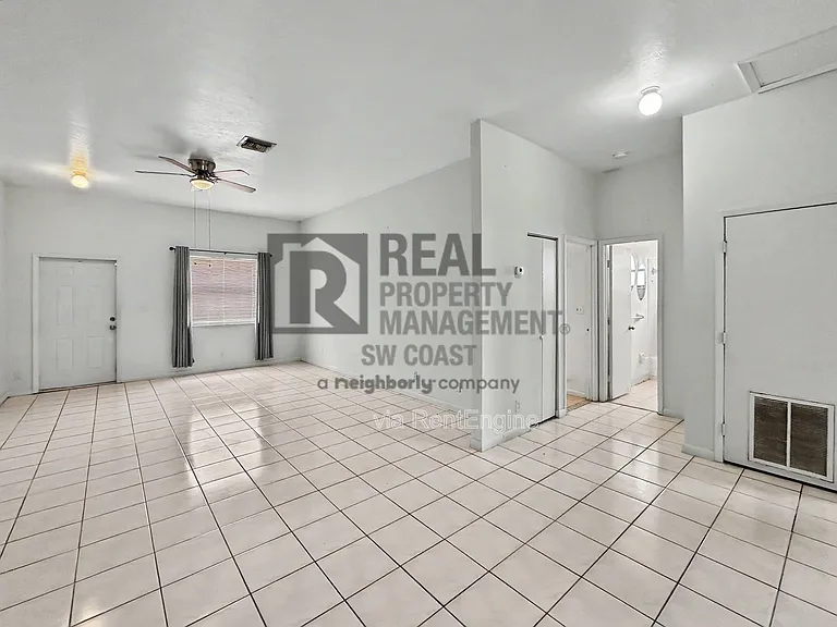 1043 Abrams Blvd — Photo 3
