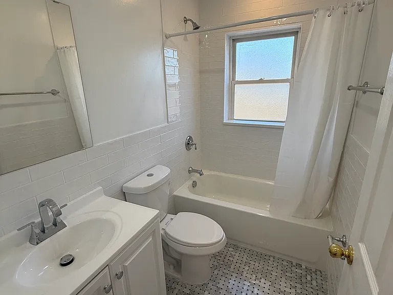 765 Westwood Dr — Photo 8