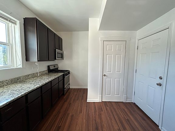 2nd image of 3747-57 W Sunnyside Ave #3