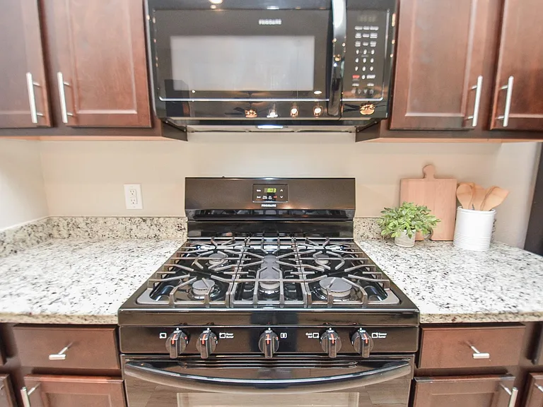 22707 Bolanzo Ln — Photo 7