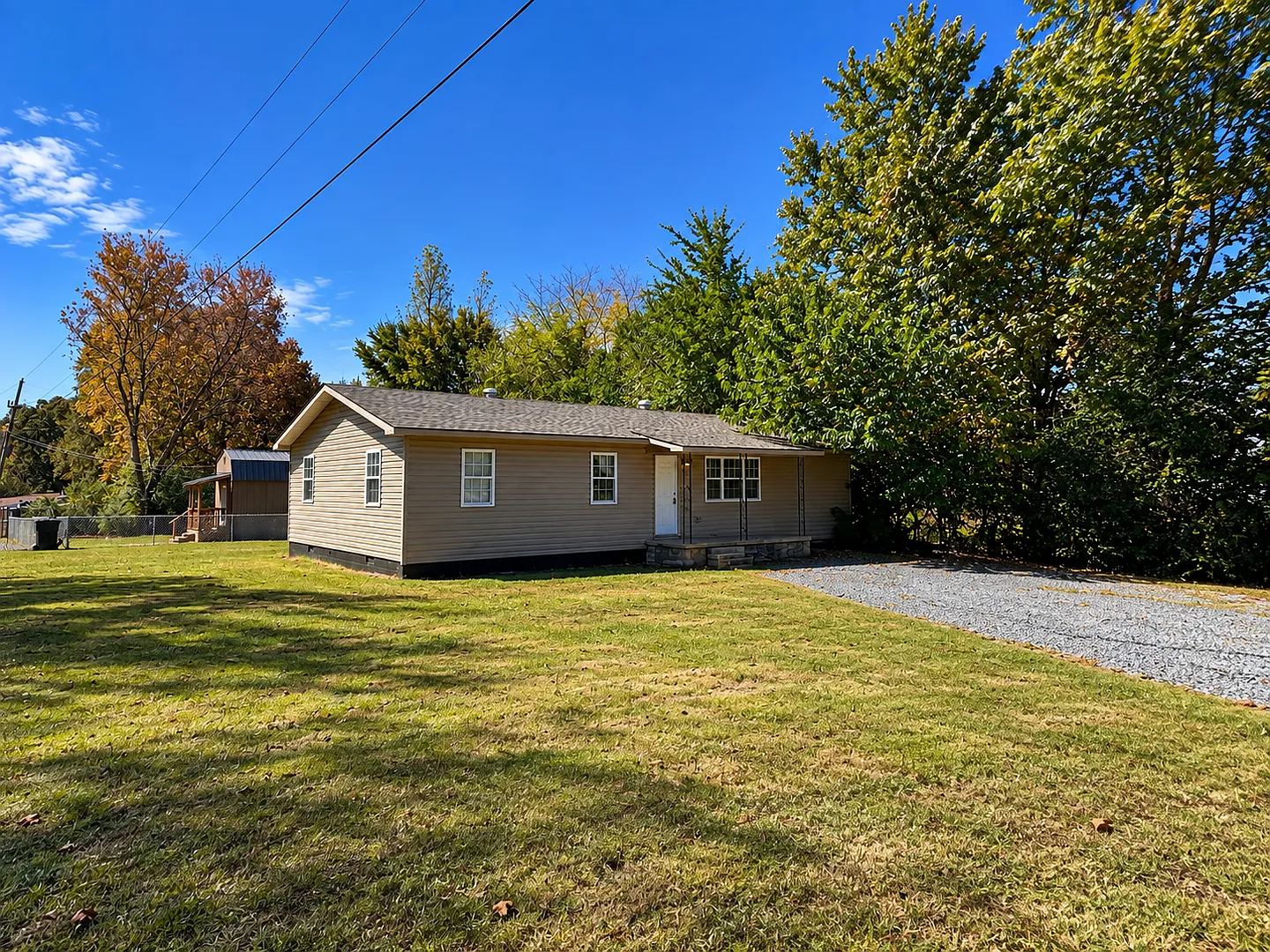 Beautiful 3/2 Home Southside — Photo 2