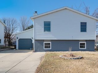 1414 N Hershey Rd, Bloomington, IL 61704