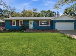 2149 Lamplight Dr, Woodbury, MN 55125
