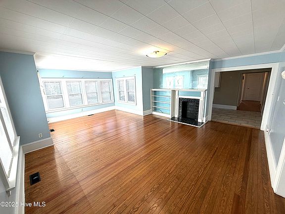 5th image of 308 S Yelverton Street