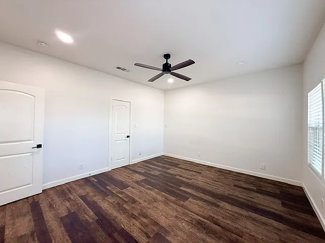 315 W Market St — Photo 12