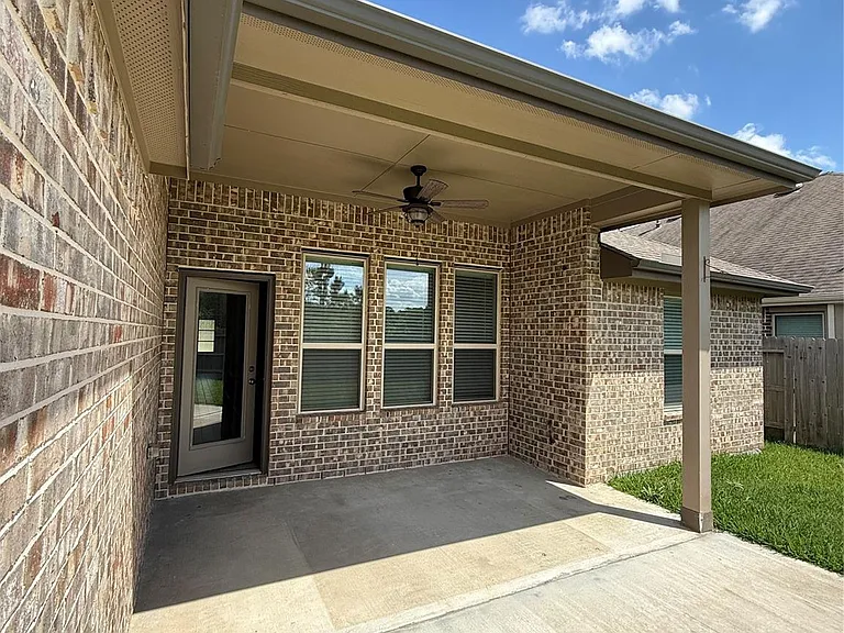 1562 Ancient Oak Ln — Photo 18