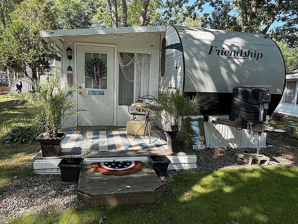 1st image of 150 Chapel Rd #703