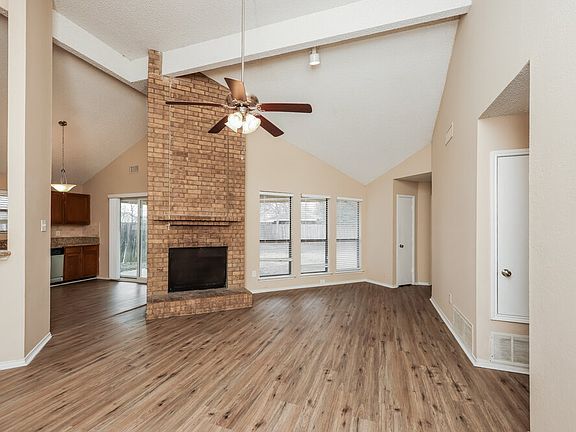 4th image of 406 Kalmia Dr