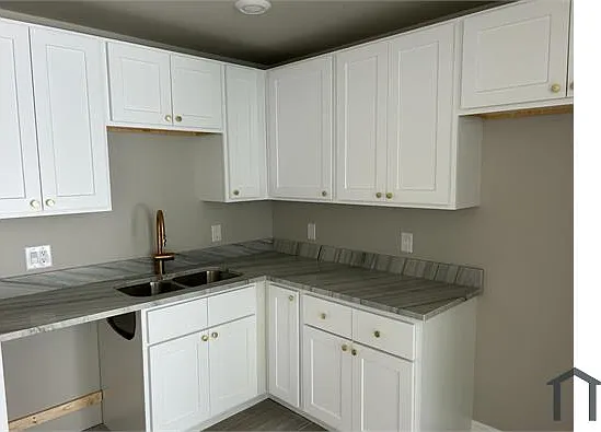 3 bed, 1200 sqft, $2,300 — Photo 3