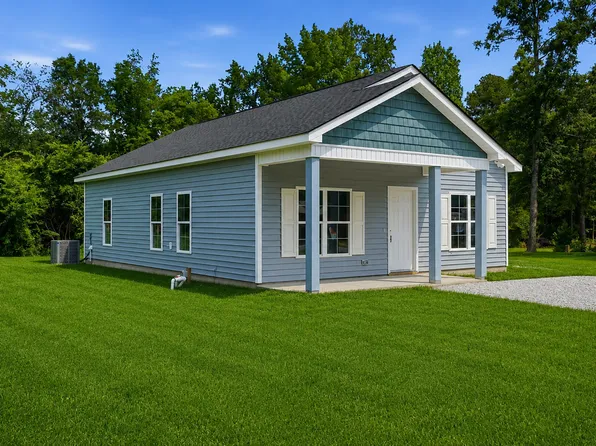 1401 S 14th St, Lillington, NC 27546