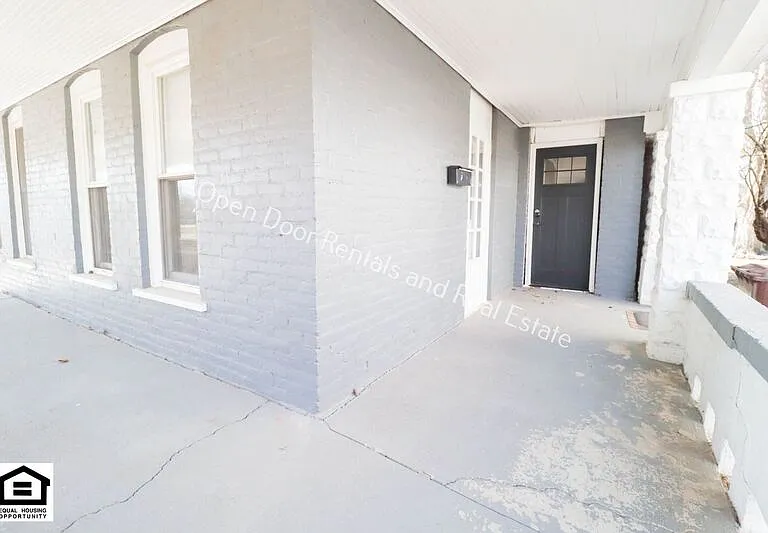 304 S Guilford St — Photo 2