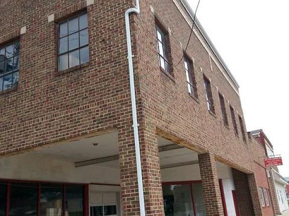 4th image of 516 N Franklin St