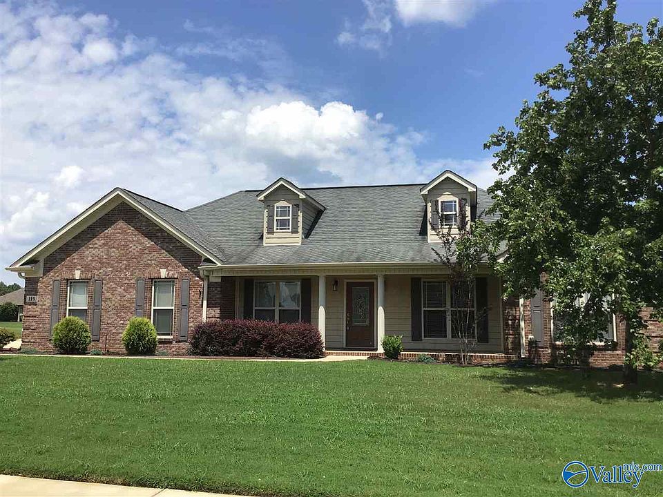 1st image of 119 Laurel Bend Dr