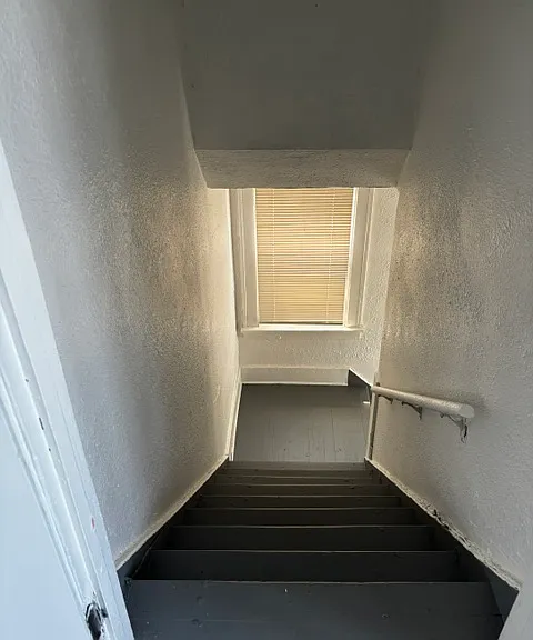 1977 Clairmount Ave — Photo 2
